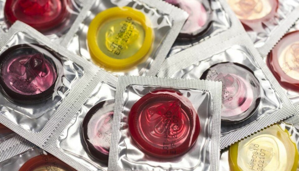 Gummi – nej tak! De er ikke sikre Et parti kondomer trækkes nu tilbage, da der er risiko for, at gummiet brister under brug. Foto: Scanpix