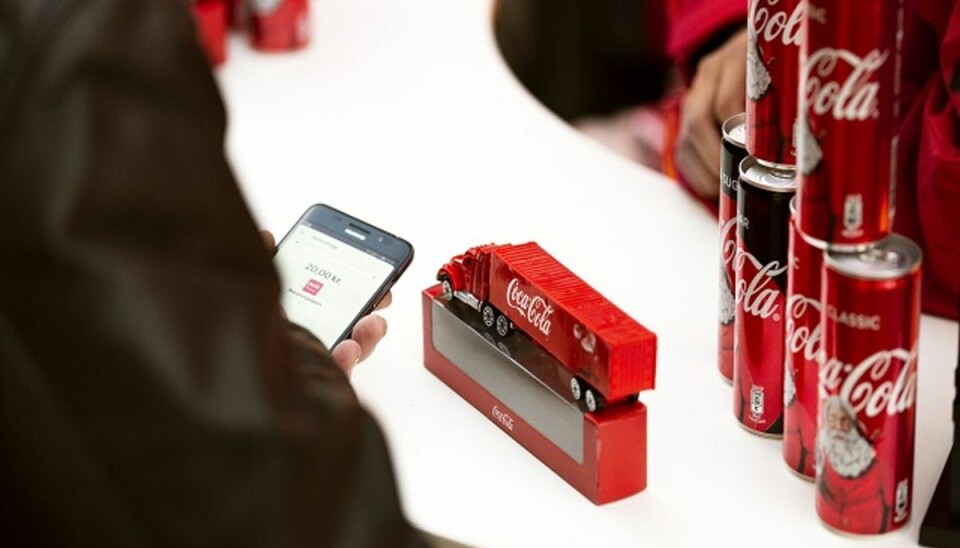 I år kan du donere til Mødrehjælpen i lastbilen. Foto: Coca Cola Danmark. I år kan du donere til Mødrehjælpen i lastbilen. Foto: Coca Cola Danmark.