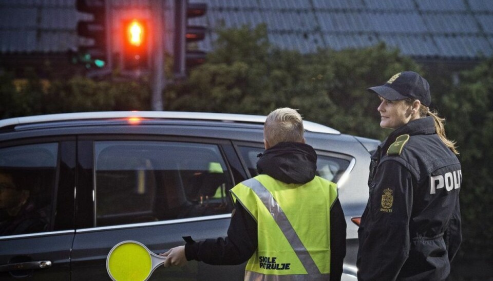 Skoler landet over får i den kommende tid besøg af politiet, mens det stadig er mørkt. Foto: Presse.