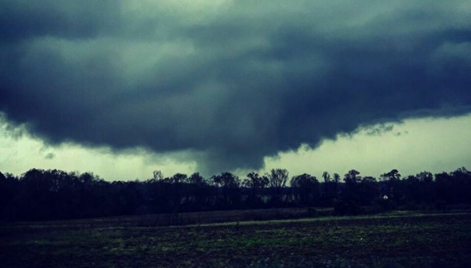 Mindst 22 personer er omkommet under et voldsomt uvejr, der skal have udviklet sig til flere tornadoer, i Lee County i den amerikanske delstat Alabama. KLIK for flere billeder af ødelæggelserne. Foto: Handout/AFP Mindst 22 personer er omkommet under et voldsomt uvejr, der skal have udviklet sig til flere tornadoer, i Lee County i den amerikanske delstat Alabama. KLIK for flere billeder af ødelæggelserne. Foto: Handout/AFP