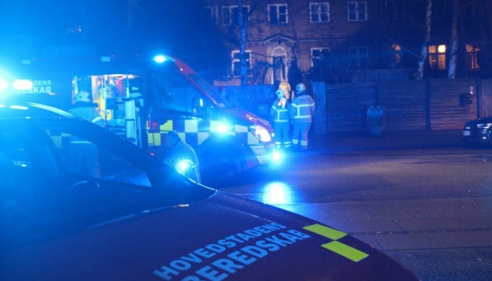 Den større udrykning blev sendt mod Valby til en brand i et rækkehus. Foto: Presse-fotos.dk. Den større udrykning blev sendt mod Valby til en brand i et rækkehus. Foto: Presse-fotos.dk.