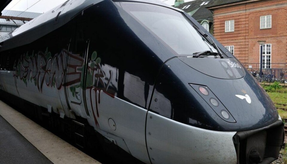 Strejke lurer: Togtrafikken mandag er i fare DSB-ansatte truer ifølge Ekstra Bladet med at nedlægge arbejdet mandag. Genrefoto.