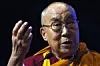 83-årige Dalai Lama blev tirsdag fløjet til Indiens hovedstad, hvor han er blevet indlagt på et hospital og behandles for en infektion. Han er i bedring, men ventes at forblive indlagt et par dage. Foto: Indranil Mukherjee/AFP