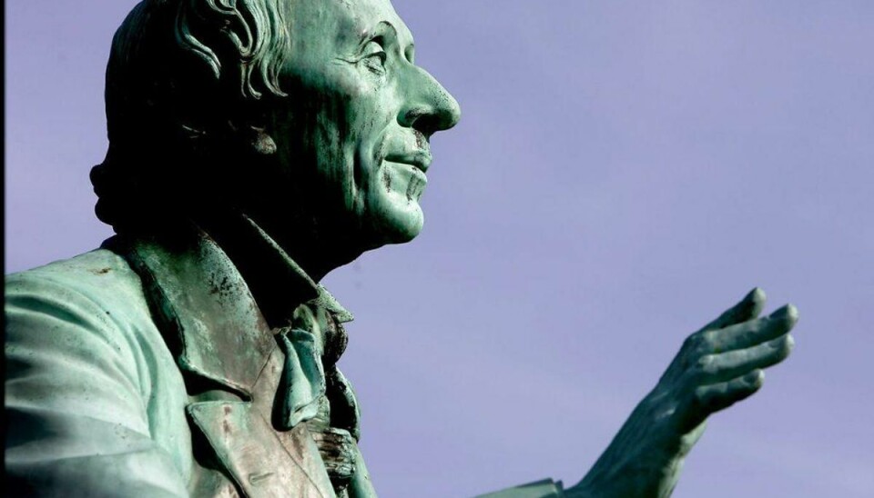 H.C. Andersen (1805-1875) Statue af eventyrdigteren H.C. Andersen i Kongens Have i København. Foto: Scanpix.