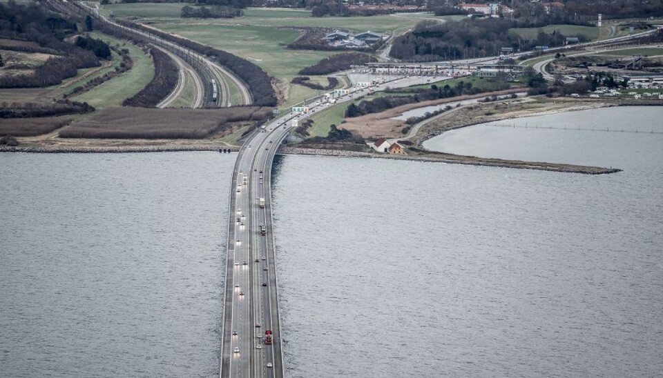 Passagerer evakueret fra morgentog Tidligt torsdag morgen har der været problemer med et tog ved Storebæltsbroen. (Foto: Mads Claus Rasmussen/Scanpix 2018)