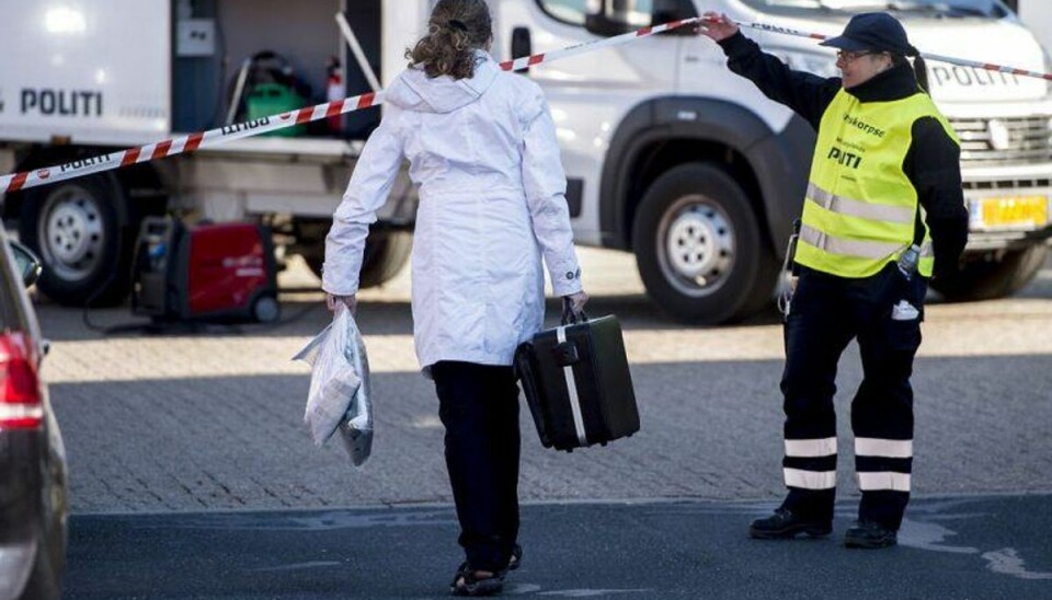 Tiltalt for drab: Skar halsen over fra det ene øre til det andet