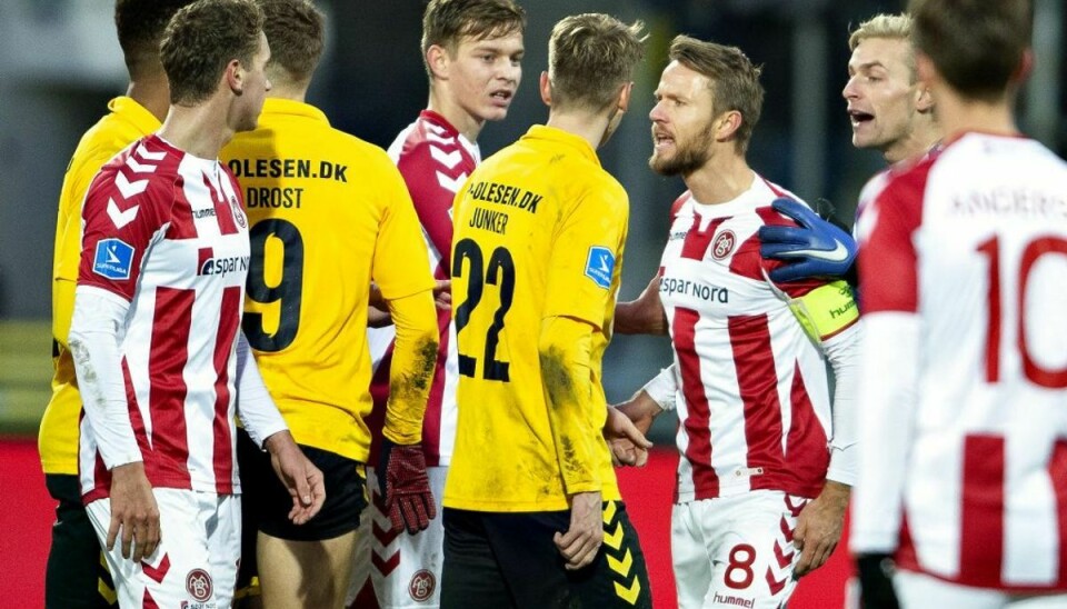 Tumult blandt spillerne i Superligakampen mellem AaB og AC Horsens på Aalborg Portland Park, søndag 11. november 2018. (Foto: Henning Bagger/Ritzau Scanpix)