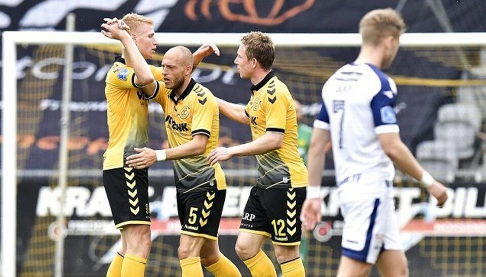 Sikrer sig overlevelse ved 1-1 Michael Lumb scorede et forløsende mål for AC Horsens, der med 1-1 hjemme mod Vendsyssel sikrede overlevelse i Superligaen. Foto: Ernst Van Norde/Scanpix