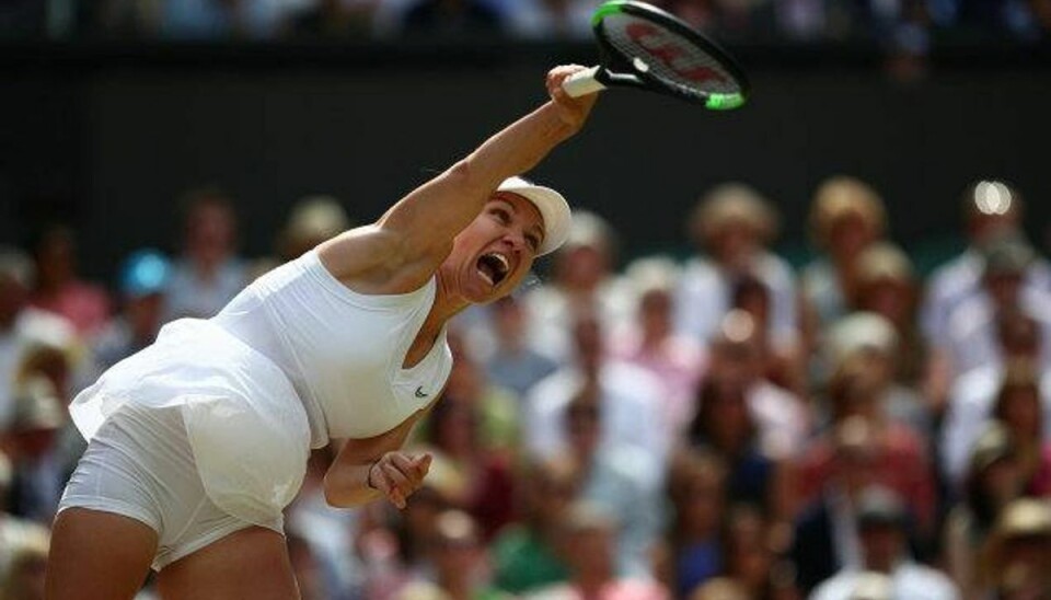Halep slagter Williams på 56 minutter Rumænske Simona Halep var overlegen i lørdagens Wimbledon-finale, hvor hun besejrede Serena Williams på en times tid. Foto: Hannah McKay/Reuters