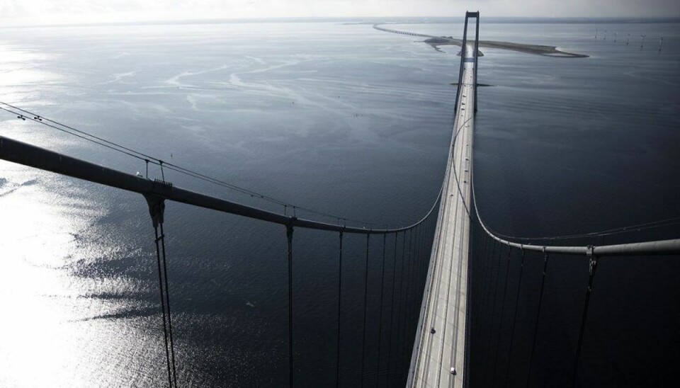 En asiatisk mand troede, det var fedt at cykle over Storebæltsbroen. Foto: Scanpix