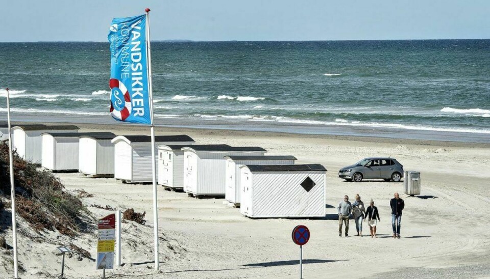 Stranden ved Blokhus er kendt af mange danskere. Men en jægersoldat fik reddet en ung kvinde tilbage i maj. Foto: Scanpix