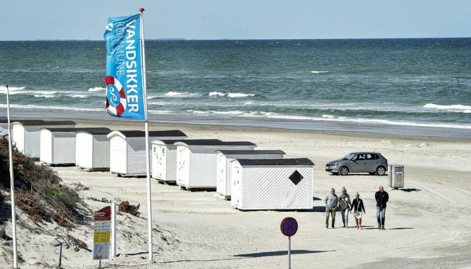 Jægersoldat redder kvinde: Hyldet af politiet Stranden ved Blokhus er kendt af mange danskere. Men en jægersoldat fik reddet en ung kvinde tilbage i maj. Foto: Scanpix
