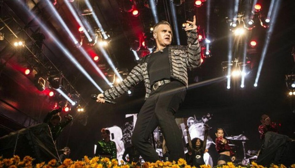 Robbie Williams lukkede Bøgescenerne på Smukfest natten til torsdag. Foto: Helle Arensbak/Scanpix