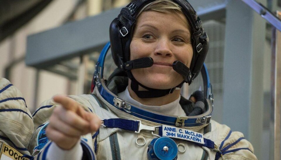 Astronaut efterforskes for forbrydelse i rummet Anne McClain, amerikansk astronaut, som er lesbisk, er anklaget for identitetstyveri og ved på utilbørlig vis at have skaffet sig adgang til sin hustrus økonomiske oplysninger. Foto: Ritzau Scanpix.
