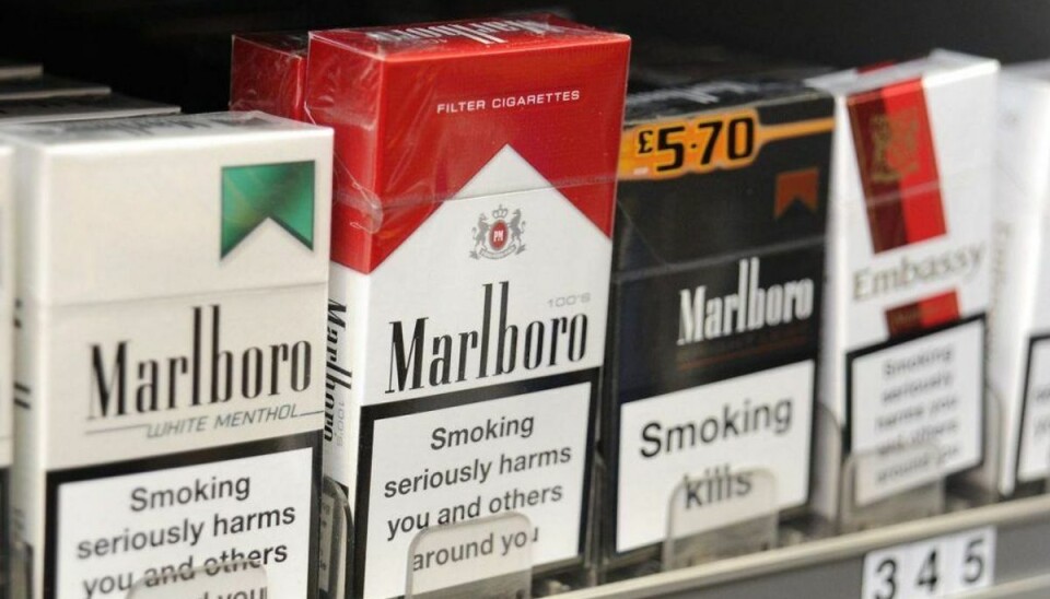 Regeringen: Det skal en pakke cigaretter koste Regeringen har nu sat kroner på, hvor meget de mener en pakke cigaretter skal koste. Arkivfoto: Scanpix.