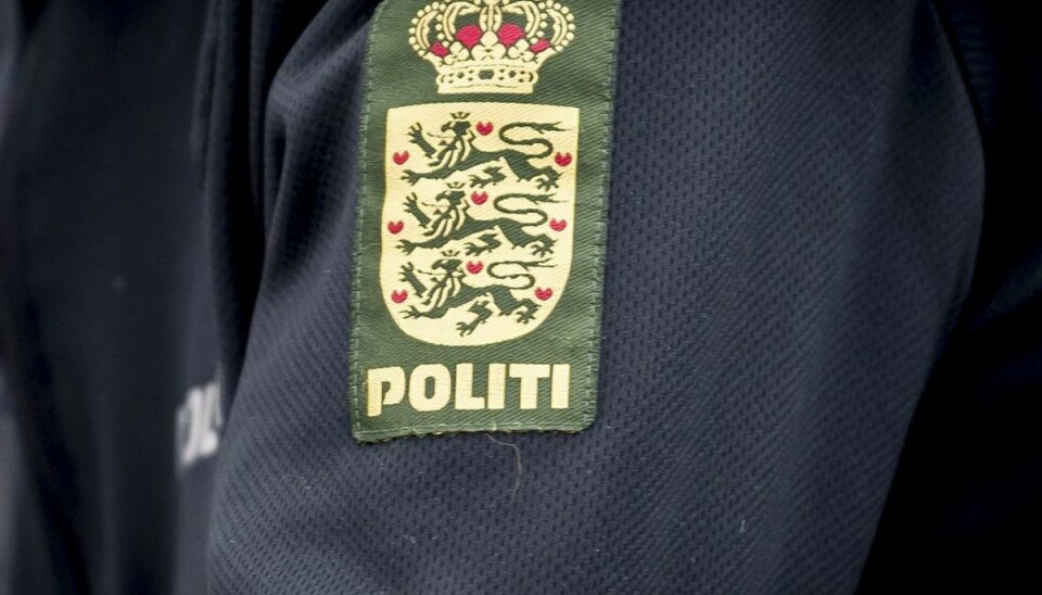 74-årig mand sigtet: Forgreb sig på ni-årig En 74-årig mand er blevet varetægtsfængslet i fire uger efter et grundlovsforhør, hvor han er sigtet for at have begået seksuelle overgreb på en 9-årig pige. Foto: Scanpix