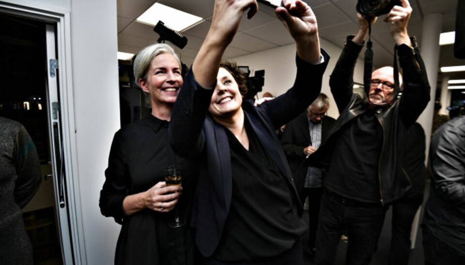 Kras kritik af ny R4dio-kanal Her ses Radio4’s direktør, Anne-Marie Dohm (til venstre), og nyhedschef, Tina Kragelund, kort efter at den nye taleradio var gået i luften fra Aarhus ved midnat til fredag. Foto: Ernst Van Norde/Scanpix