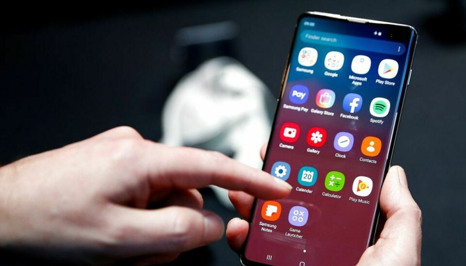 To modeller af Samsung telefoner har en alvorlig fejl. Alle kan nemlig få adgang til telefonerne på trods af teknologi med fingeraftryk. Foto: Scanpix