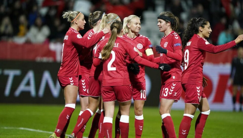 Danmark smadrer Georgien 14-0 i EM-kvalifikationen Danmark var foran 10-0 ved pausen mod Georgien, der blev ydmyget på Energi Viborg Arena. Foto: Henning Bagger/Scanpix