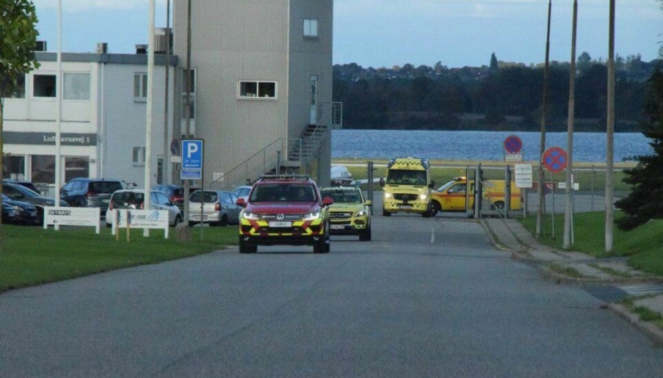 En fly måtte søndag eftermiddag sikkerhedslande i Sønderborg Lufthavn. Foto: Presse-fotos.dk.