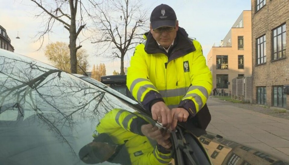Her koster det dobbelt at parkere ulovligt Antallet af bøder for at parkere ulovligt på handicappladser stiger i Københavns Kommune. Foto: Martin Kiil / TV 2 Lorry/