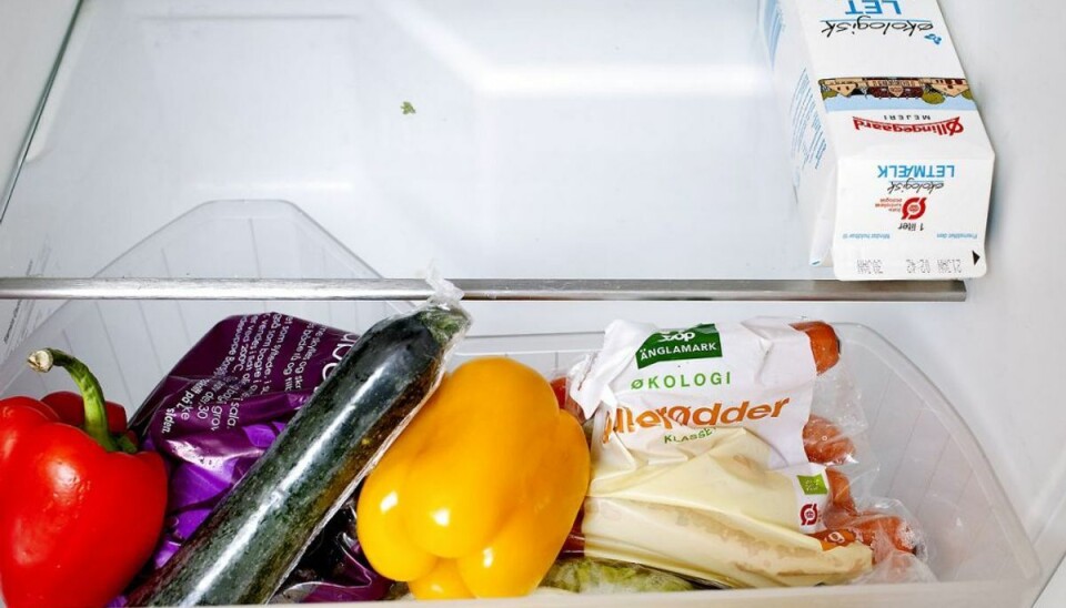 Dit køleskab kan gå i stykker, hvis du ikke tænker over, hvor det står – og hvordan du bruger det. Det kan du læse om på de næste billeder. Rådene er samlet af talkingrefrigerator.com. Foto: Scanpix Dit køleskab kan gå i stykker, hvis du ikke tænker over, hvor det står – og hvordan du bruger det. Det kan du læse om på de næste billeder. Rådene er samlet af talkingrefrigerator.com. Foto: Scanpix