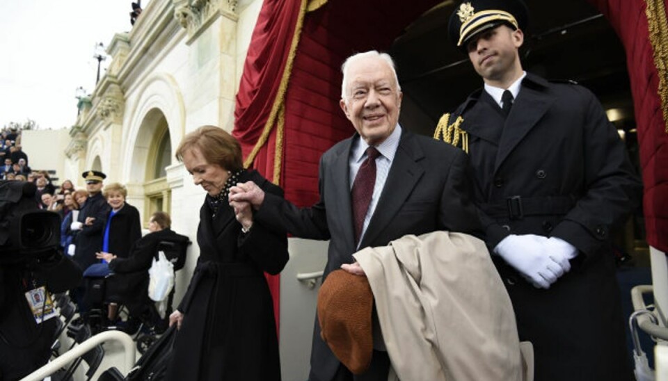 Tidligere præsident indlagt efter ulykke Jimmy Carter var USA’s 39. præsident fra 1976 til 1980. Her ses han på et billede fra 2017, da han var på vej til at deltage i Donald Trumps indsættelsesceremoni. Foto: Saul Loeb/AFP