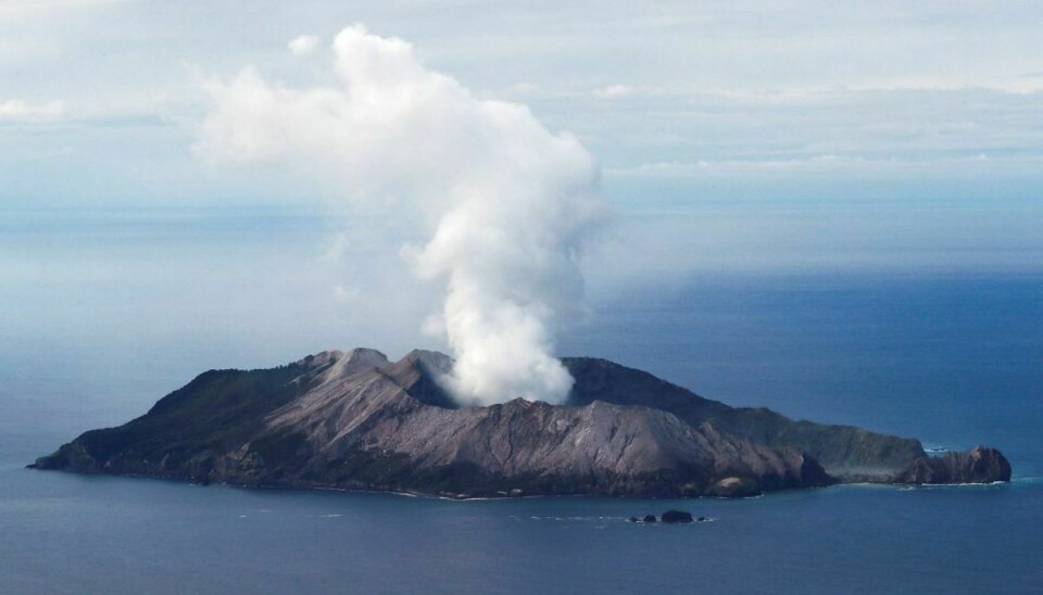 Mindst otte personer er nu døde efter vulkanudbruddet på New Zealand. Foto: Jorge Silva/Scanpix.