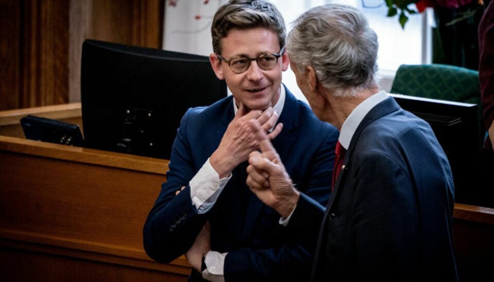 Pensionsopgør: Politikerløn kan gå helt amok Næstformand for Venstres folketingsgruppe Karsten Lauritzen mener, at en forringelse af politikernes løn vil gøre det svært at tiltrække kloge og flittige mennesker til hvervet. (arkivfoto). Foto: Niels Christian Vilmann/Scanpix