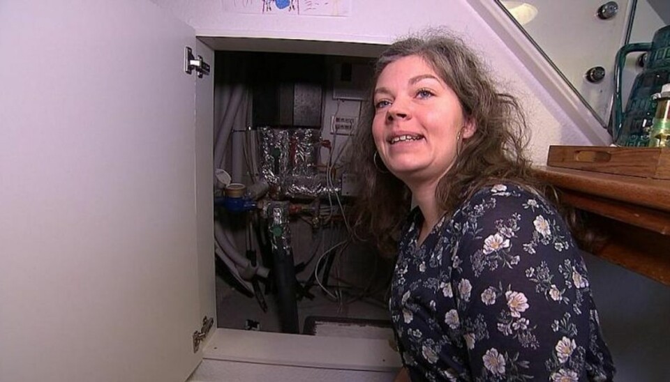 Maria Sommer troede først det mus, men det viste sig at være rotteunger. Foto: TV2 Fyn. Maria Sommer troede først det mus, men det viste sig at være rotteunger. Foto: TV2 Fyn.