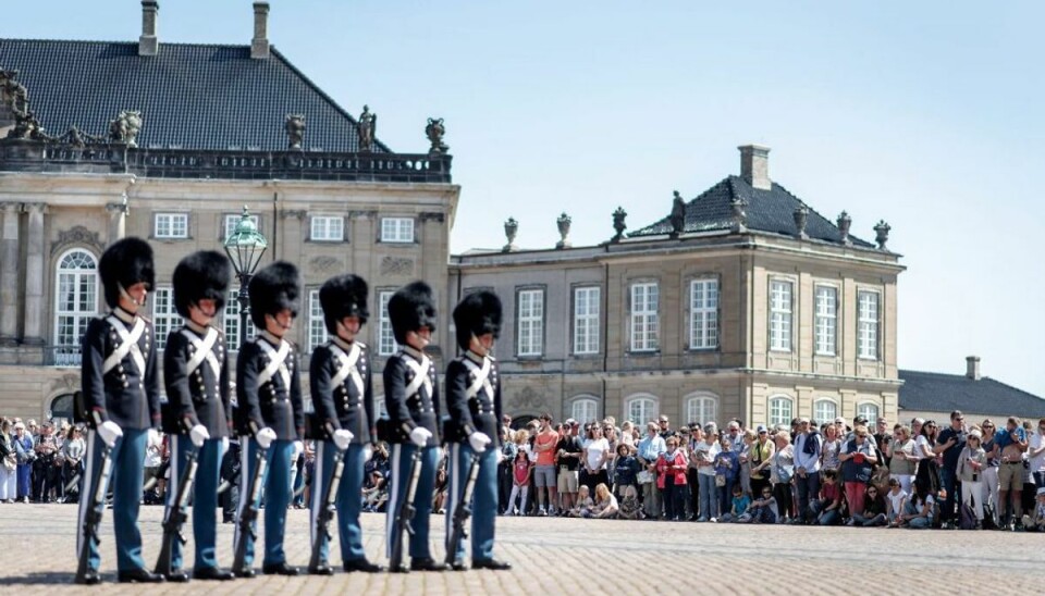Kongehuset advarer: Dette er ulovligt På Amalienborg er der gennem tiden blevet givet mange ordener ud, men enkelte ordener forsøger folk nu at sælge. (Foto: Ida Marie Odgaard/Ritzau Scanpix)