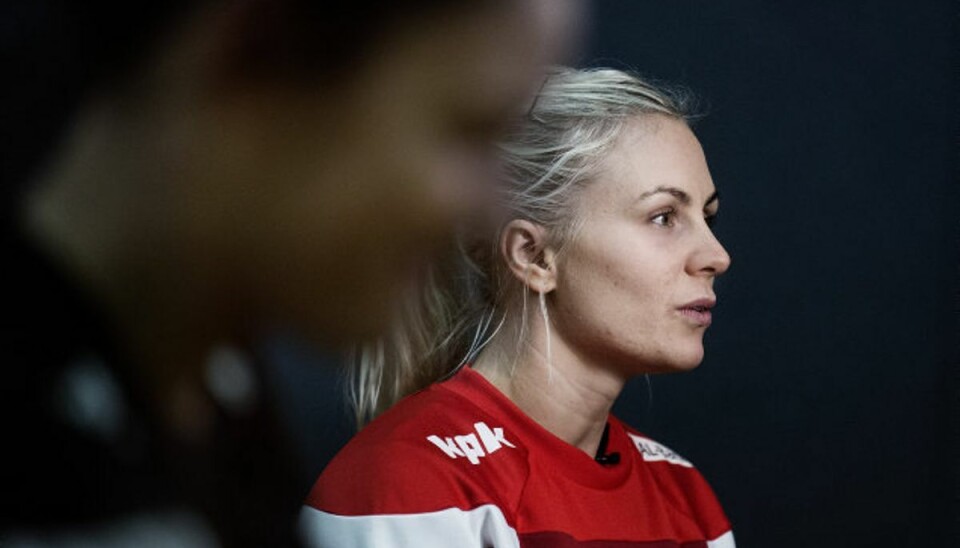 Klub anklages for graviditetstest uden samtykke Lotte Grigel og Stine Bodholt (i forgrunden) spiller i den franske klub Nantes, som ifølge klubbens træner, Allan Heine, fredag holder møde på baggrund af rygter om ulovlige graviditetstest. Foto: Liselotte Sabroe/Scanpix