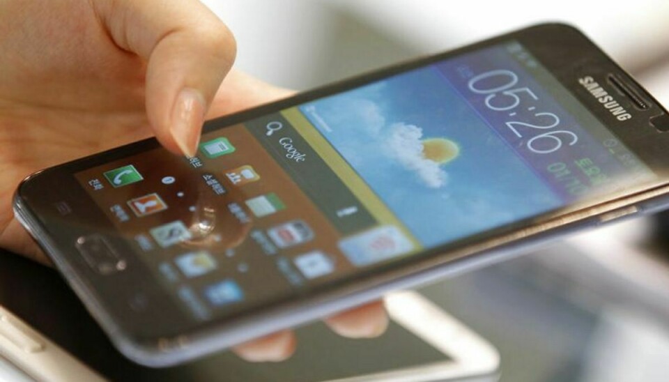 Din telefon kan risikere at blive udnyttet. KLIK VIDERE OG SE, HVORDAN DU UNDGÅR DET. Foto: REUTERS/Lee Jae-Won
