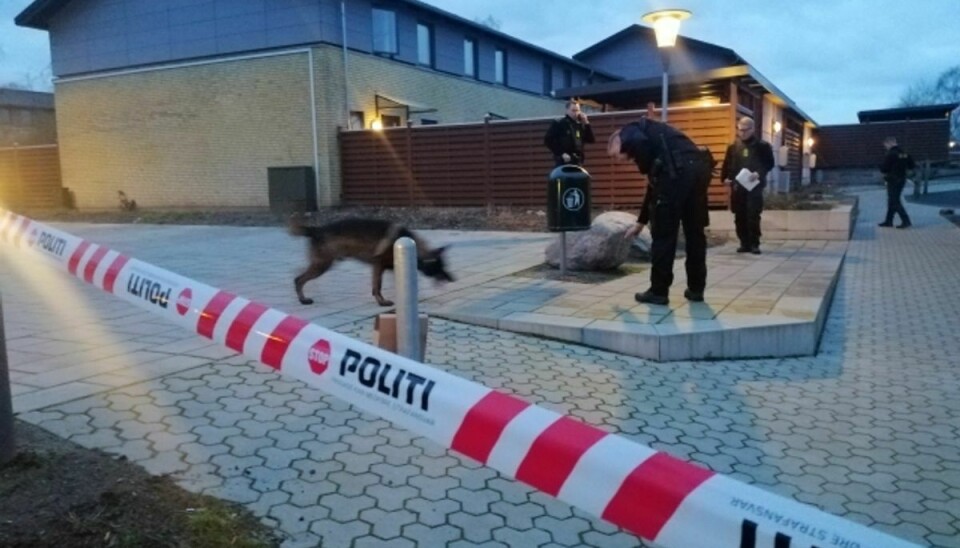 Politiet jagter lige nu en person, der har stukket en ned. KLIK for flere billeder. Foto: Presse-fotos.dk.