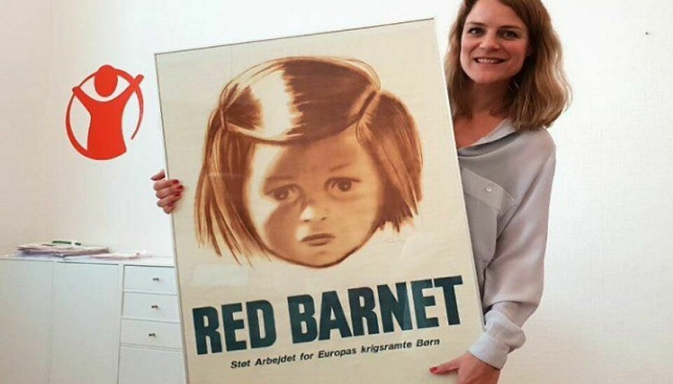 Kender du pigen på plakaten? Så vil Johanne Schmidt-Nielsen og Red Barnet gerne høre fra dig. Foto: Red Barnet.