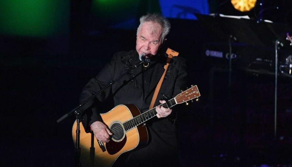 Tragedie: To kendte sangere døde efter smitte Alan Merrill blev 69 år, mens Joe Diffie blev 61 år. På billedet er sangeren John Prine, som er i kritisk tilstand som følge af COVID-19. Foto: Scanpix.