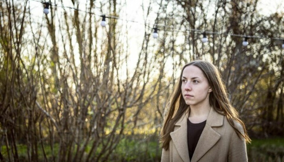 Corona: Kamilla blev fyret kort før svendebrevet Den 26-årige kokkeelev Kamilla Schmeltzer blev fyret efter coronavirusudbruddet. Nu frygter hun for huslejen og sin uddannelse. Foto: Linda Johansen/ Fagbladet 3F