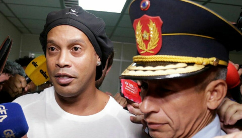 Ronaldinho blev anholdt for en måned siden for at rejse med falsk pas. Foto: Jorge Adorno/Reuters