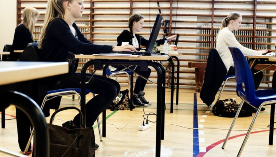 Hver fjerde elev fortryder 10. klasse, viser en ny rapport. Vær opmærksom på, at flere uddannelsesinstitutioner er på listen over steder med højest smitterisiko. KLIK VIDERE OG SE DEN FULDE LISTE. Foto: Scanpix. Hver fjerde elev fortryder 10. klasse, viser en ny rapport. Vær opmærksom på, at flere uddannelsesinstitutioner er på listen over steder med højest smitterisiko. KLIK VIDERE OG SE DEN FULDE LISTE. Foto: Scanpix.