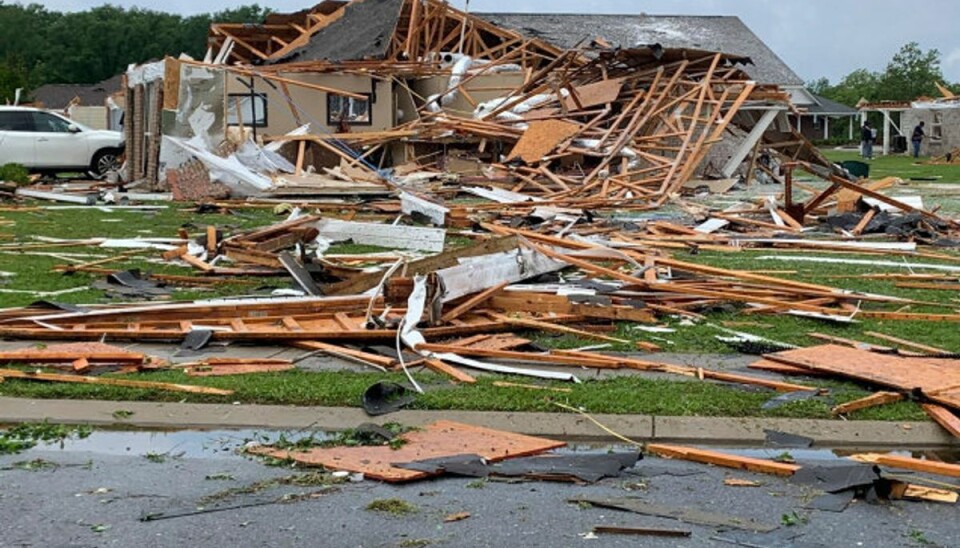 Her ses et hus i delstaten Louisina 2. påskedag, hvor en voldsom storm har hærget. KLIK FOR FLERE BILLEDER. Foto: Handout/AFP Her ses et hus i delstaten Louisina 2. påskedag, hvor en voldsom storm har hærget. KLIK FOR FLERE BILLEDER. Foto: Handout/AFP