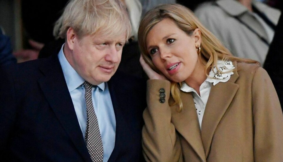 Boris Johnson og hans forlovede Carrie Symonds er blevet forældre. Foto: Toby Melville/Scanpix.