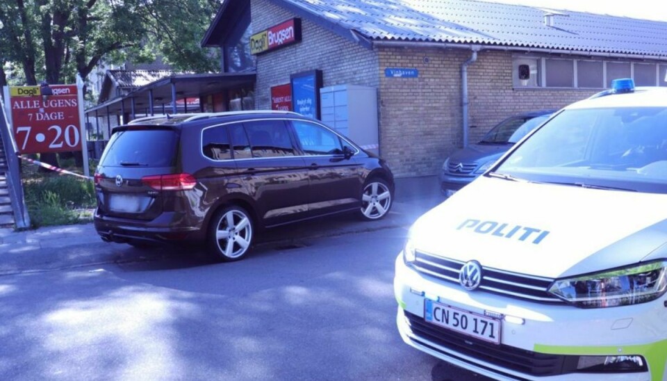 En ukendt gerningsmand har med en kniv truet sig til et kontantbeløb ved et røveri i Dagli’Brugsen i Valby. Foto: Presse-fotos.dk