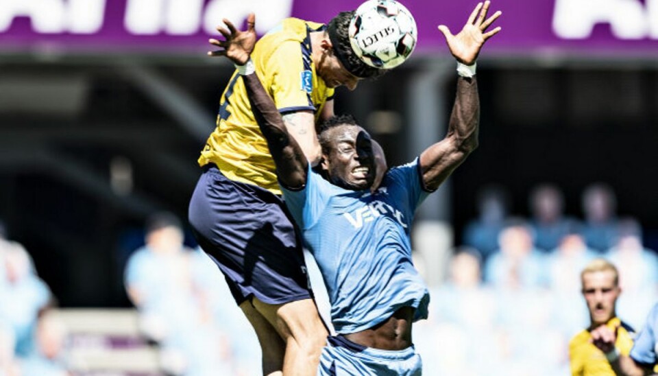 Randers i tovene: Hobro fighter sig til sejr Hobro og Rasmus Minor Petersen vandt over Randers FC og Alhaji Kamara i mandagens tidlige superligakamp. Foto: Henning Bagger/Scanpix