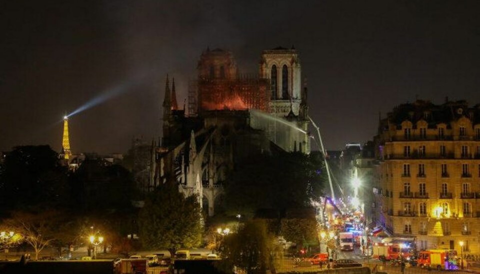 Store dele af blytaget på den centrale del af Notre Dame og på kirkespiret, som kollapsede under branden den 15. april, smeltede og førte til en meget kraftig blyforurening i det centrale Paris. KLIK FOR FLERE BILLEDER FRA DEN VOLDSOMME BRAND. Foto: Ludovic Marin/AFP Store dele af blytaget på den centrale del af Notre Dame og på kirkespiret, som kollapsede under branden den 15. april, smeltede og førte til en meget kraftig blyforurening i det centrale Paris. KLIK FOR FLERE BILLEDER FRA DEN VOLDSOMME BRAND. Foto: Ludovic Marin/AFP