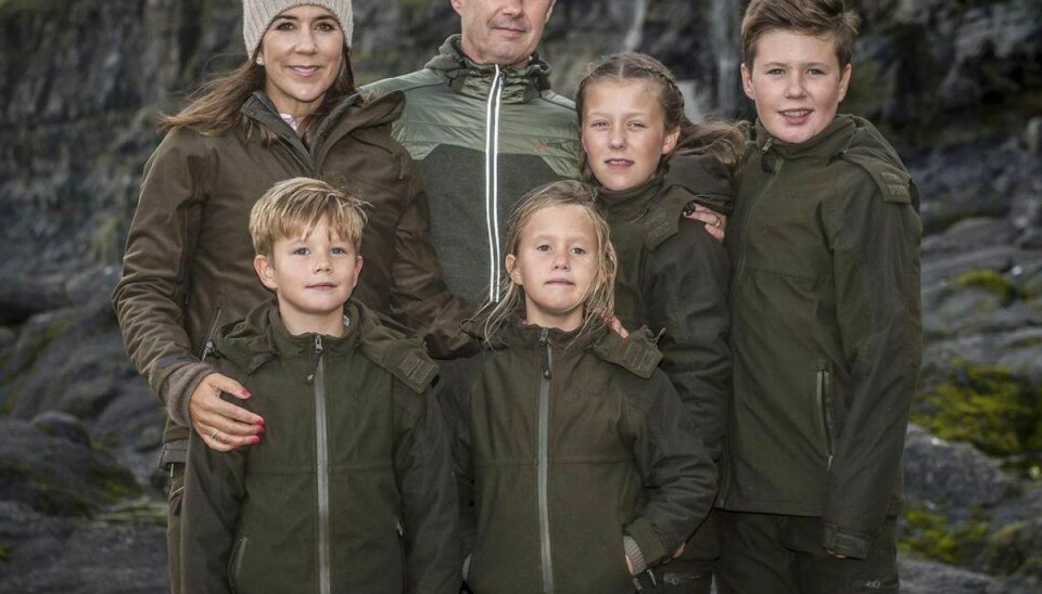 Kongehuseksperten Sebastian Olden-Jørgensen er en smule overrasket over, at kronprinsparrets fire børn skal på kostskole i Schweiz, men han også se mange fordele i opholdet. Klik videre og se flere billeder. Foto: Scanpix