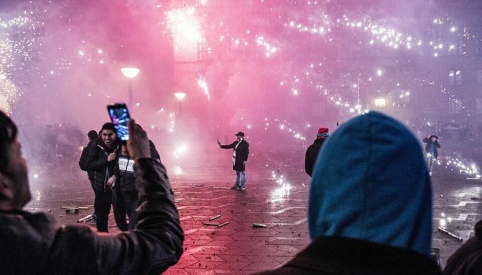 Teenagere i øjenulykker: 15-årig fik fjernet øje 10 øjenskader er blevet registreret i forbindelse med skiftet til 2016. Foto: Emil Hougaard/Scanpix