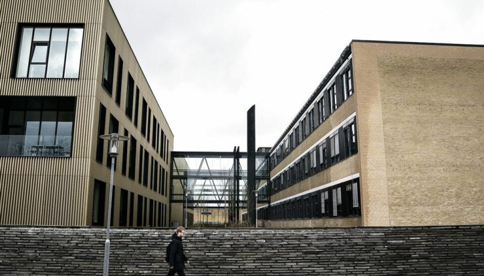 Ni unge sigtet for ulovligt møde på DTU Det blev en dyr fornøjelse for ni mænd, da de natten til søndag blev taget i at bryde forsamlingsforbuddet ved at mødes og spille computer på DTU. Foto: Liselotte Sabroe/Ritzau Scanpix