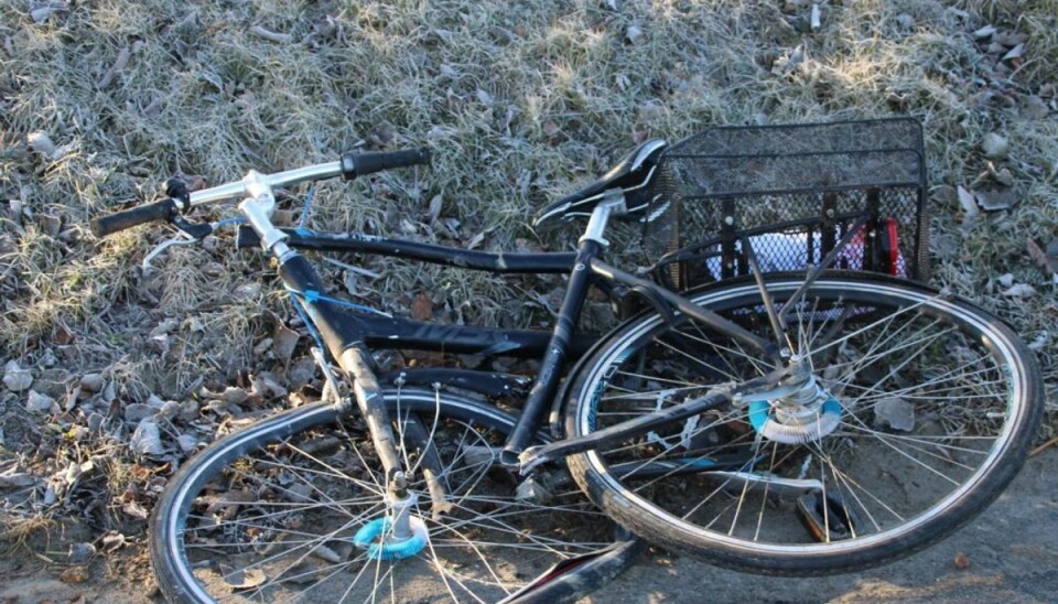 Kvinde på cykel er blevet kørt ned af en mandlig bilist på Egegårdsvej i Rødovre. KLIK VIDERE OG SE FLERE BILLEDER. Foto: presse-fotos.dk