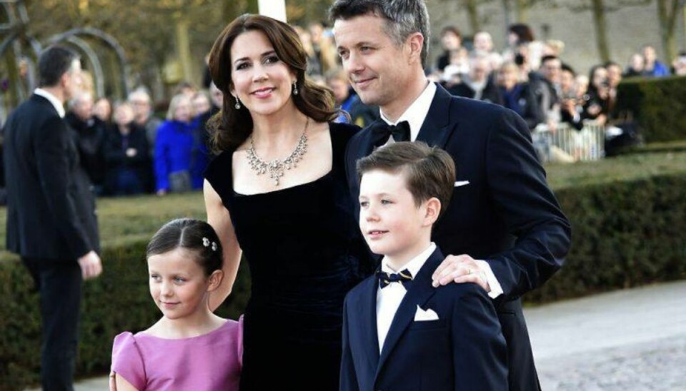 Nye fotos: Se hele kronprinsfamilien Kronprinsparret har siden ægteskabet i maj 2004 forøget familien med fire “royale rollinger”. SE DE NYE BILLEDER I BUNDEN AF ARTIKLEN. Arkivfoto: Kim Haugaard/Scanpix.