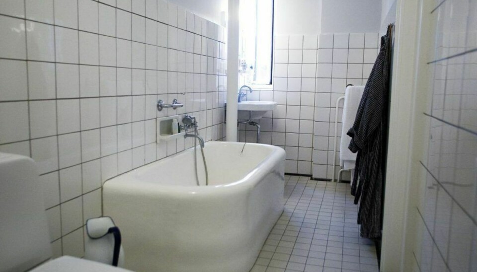 Politiet troede først, at kvinden havde begået selvmord, da de fandt hende i sit badekar. (Foto: Scanpix)